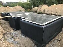 Компанія UzhHydro Group