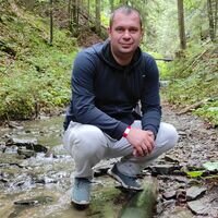 Продавец Сергій Семененко