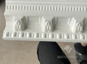 Потолочный плинтус