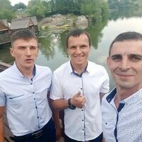 Продавец Володимир Коток