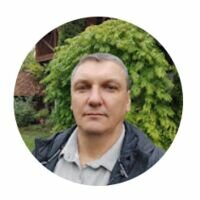 Продавец Олександр Півняк